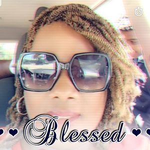 Meet your Posher, Denise